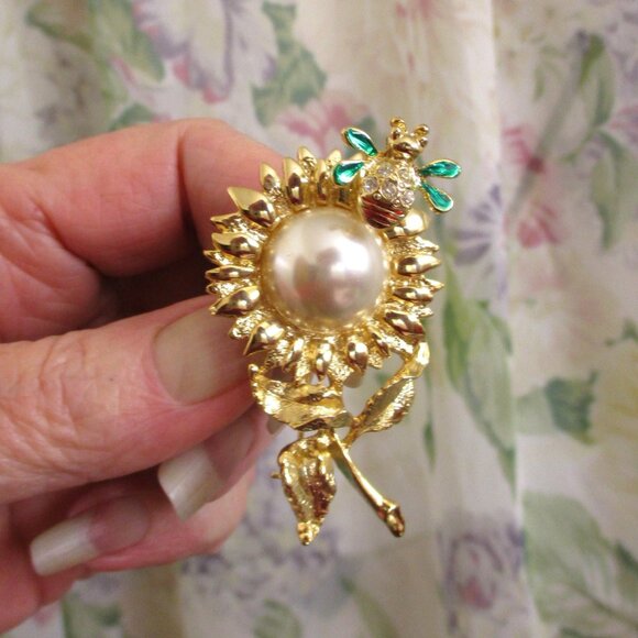 VINTAGE Flower Bee TREMBLER Brooch ~Flower Insect Rhinestone PearlJiggler Brooch - Picture 10 of 15